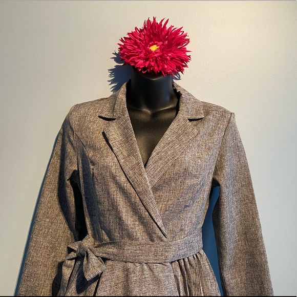 HOST PICK💥NWOT No brand name Unique wrap dress - Picture 3 of 6